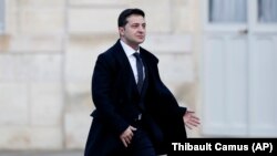 Зеленський (на фото) про Авакова: ми чекаємо на результат