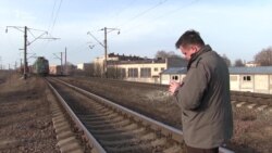 Як депутати в Конотопі вантажні потяги зупиняли (відео) Як депутати в Конотопі вантажні потяги зупиняли (відео)