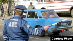 В последнее время водители предпочитают платить официальные штрафы вместо взяток