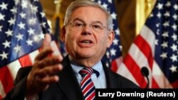 Ініціативу очолив голова комітету Сенату із закордонних справ, демократ Роберт Менендез