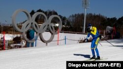 Український лижник тренується на олімпійській трасі Пхйончхана, Південна Корея, 4 лютого 2018 року
