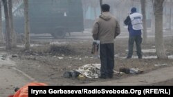 Последствия ракетного обстрела российскими гибридными силами микрорайона «Восточный» в Мариуполе