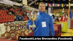 Официально Олег Шевандин считается пропавшим без вести, но родные спортсмена верят, что он в плену