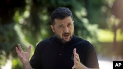 უკრაინის პრეზიდენტი ვოლოდიმირ ზელენსკი ხვდება ჟურნალისტებს. კიევი, 2025 წლის 29 აგვისტო