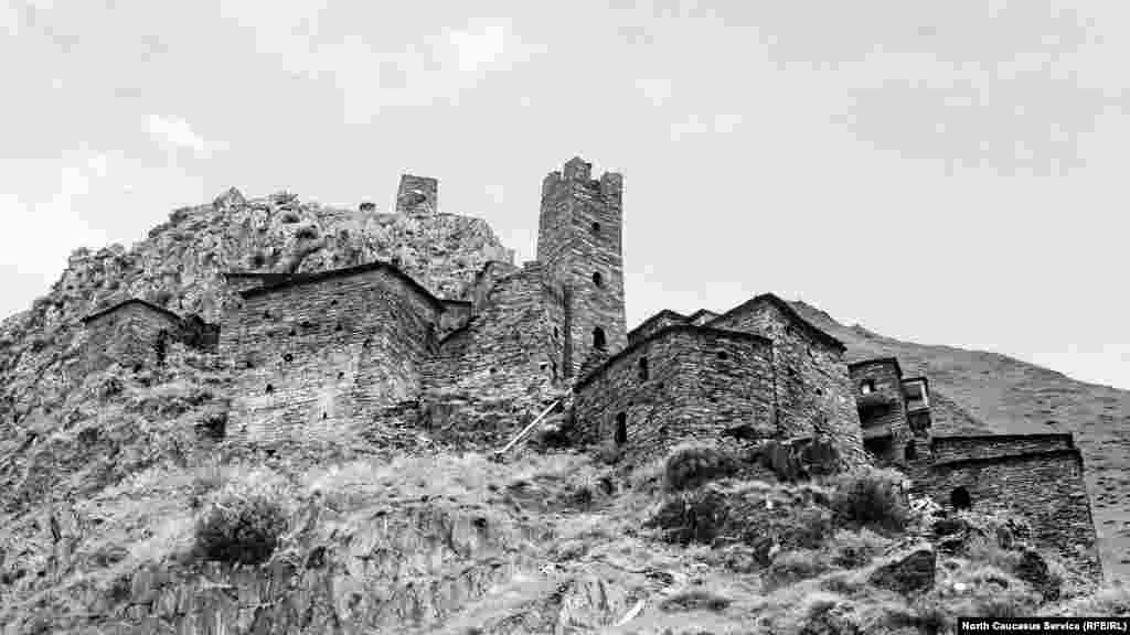 По соседству грузинское правительство реконструирует еще одно башенное селение – Муцо. И Муцо, и Шатили станут звеньями большого туристического маршрута