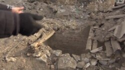 Прифронтова Трьохізбенка зазнала мінометного удару (відео) Прифронтова Трьохізбенка зазнала мінометного удару (відео)