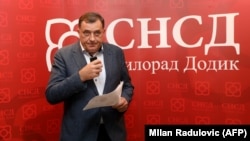 Milorad Dodik, lider Stranke nezavisnih socijaldemokrata (SNSD), u sedištu te stranke u Banjaluci