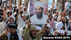 Supporters of the hard-line pro-Taliban party Jamiat Ulema-i-Islam-Nazaryati shout anti-U.S. slogans during a protest on May 2, 2011, in Quetta after the killing of Osama bin Laden.