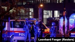 Увечері 2 листопада невідомі відкрили стрілянину в центрі Відня. Загинули щонайменше чотири людини