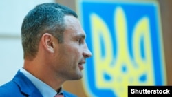 «Фон не перевищує 0,013 мікрорентген на годину. При нормі 0,03 мікрорентгени на годину», – сказав мер