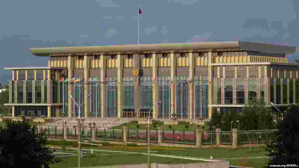 Минский "Дворец независимости", в котором проходили переговоры