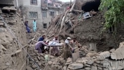 Avganistanci u trci s vremenom spasavaju žrtve razornog zemljotresa Avganistanci u trci s vremenom spasavaju žrtve razornog zemljotresa