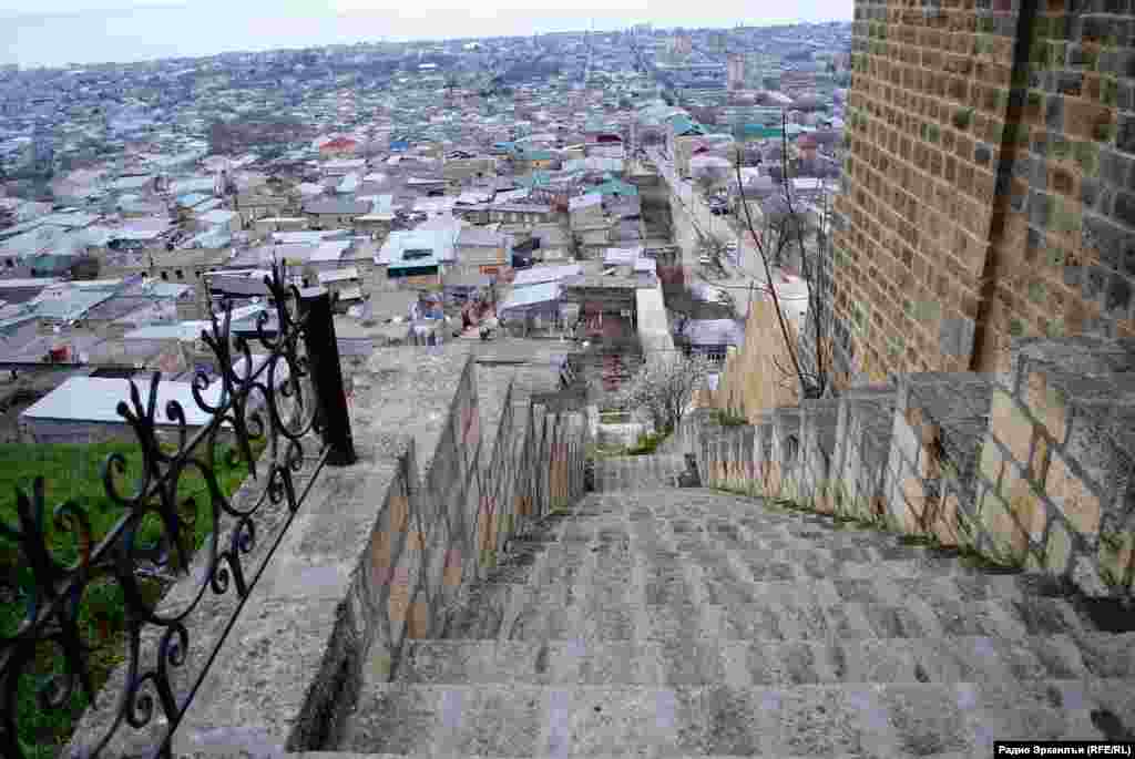 Нарин-хъала жаниса.