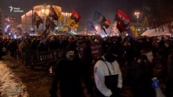 «ОУН» і «Правий сектор» влаштували ходу до Банкової (відео) «ОУН» і «Правий сектор» влаштували ходу до Банкової (відео)