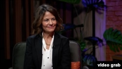 Робін Даніган зазначає, що «це особисте рішення»