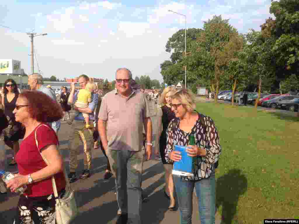 Эфраим Зурофф, "охотник за нацистами" из Центра Симона Визенталя, и Рута Ванагайте, автор книги "Наши"