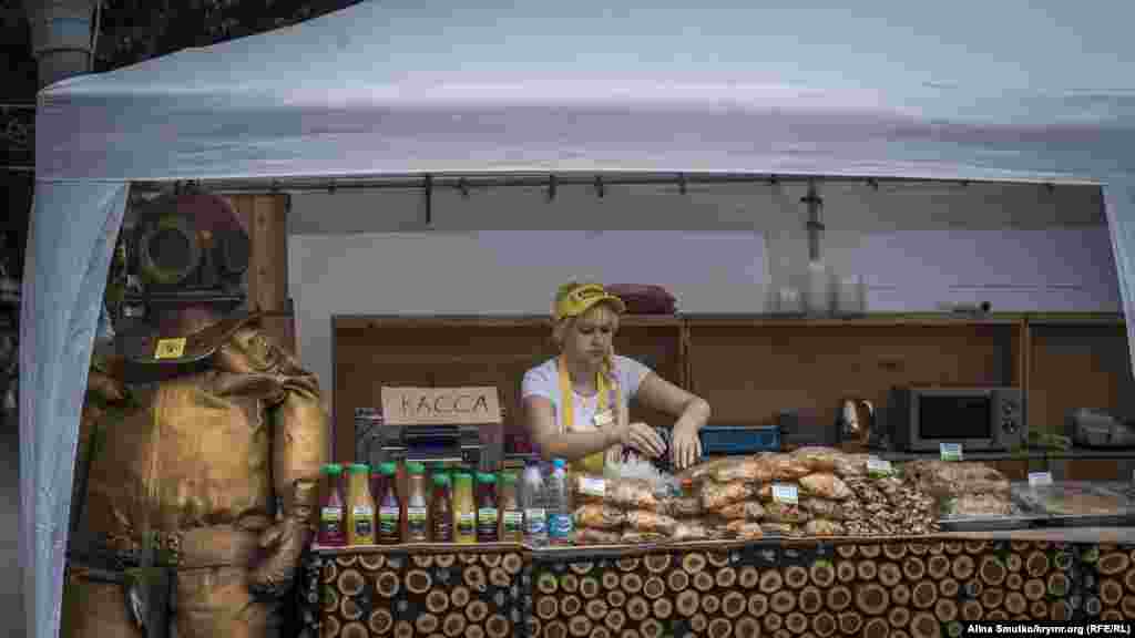 Угощение на празднике 