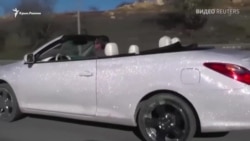 Ювелирная работа: севастополец украсил кабриолет сотнями тысяч кристаллов Сваровски (видео) Ювелирная работа: севастополец украсил кабриолет сотнями тысяч кристаллов Сваровски (видео)