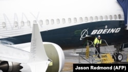 Вже низка країн і авіакомпаній по всьому світу заборонила польоти авіалайнера Boeing 737 MAX 8