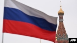 При цьому російська розвідка прогнозує нові спроби ЄС, за її словами, «придушити інакодумство» у блоці – йдеться про Угорщину