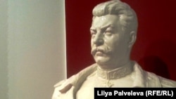 Фарфоровый бюст Сталина, 1947 г. В Историческом музее место таким произведениям - в запасниках. В Хорошево будет иначе