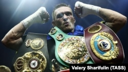 Усик захистив свої чемпіонські пояси за версіями WBC, WBA, WBO, IBF та титул журналу The Ring