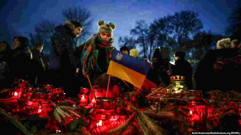 Комуністична партія у Радянському Союзві переслідувала усіх, хто розповідав про Голодомор. Валерій Марченко за свою студентську роботу про Голод 1932-33 років заплатив свободою, а потім і життям – помер у тюремній лікарні КГБ. Тепер в Україні і світі про Голодомор знають усі.