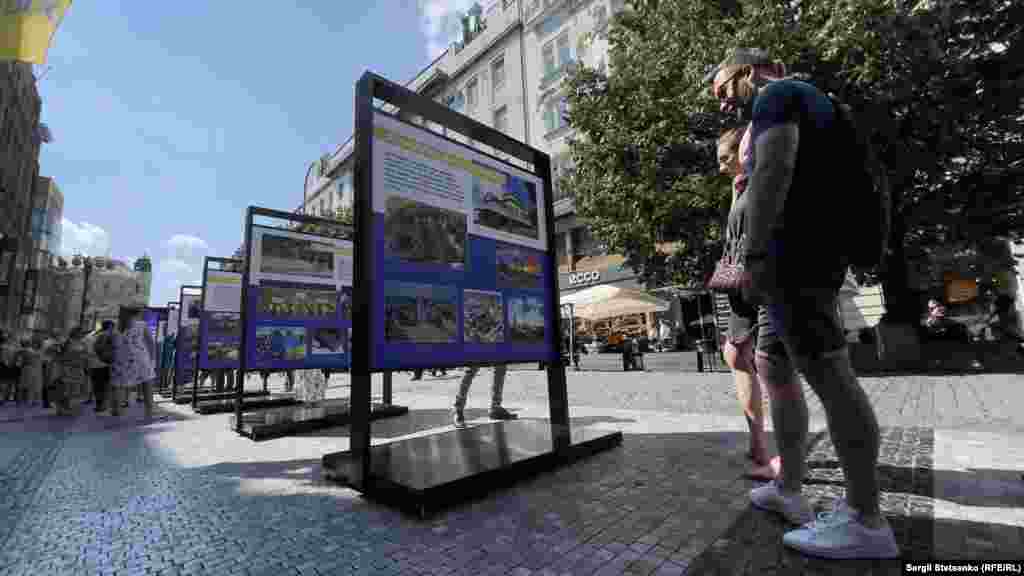 Експозиція розповідає і про цікаві факти про Україну, зокрема об'єкти Світової спадщини ЮНЕСКО