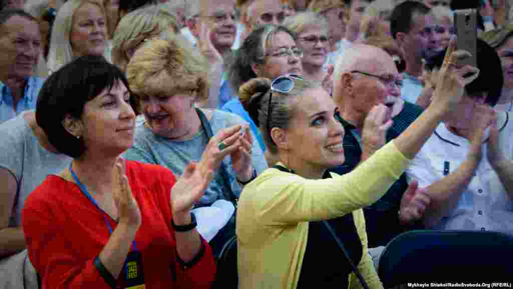 Одеська публіка приймає «на ура» традиційні джазові стандарти: серед них легендарні «Hello Dolly» та «It’s a Wonderful world»