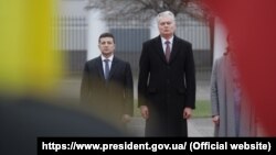 Президенти України та Литви Володимир Зеленський (л) та Ґітанас Науседа, Вільнюс, 27 листопада 2019 року