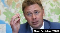 У 2019 році Дмитро Овсянніков пішов у відставку з посад російського голови окупованого міста за власним бажанням