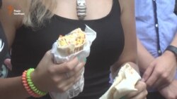 Одесити захищали шаурму (відео) Одесити захищали шаурму (відео)