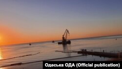 10 вересня танкер Delfi забрали з одеського пляжу «Дельфін»