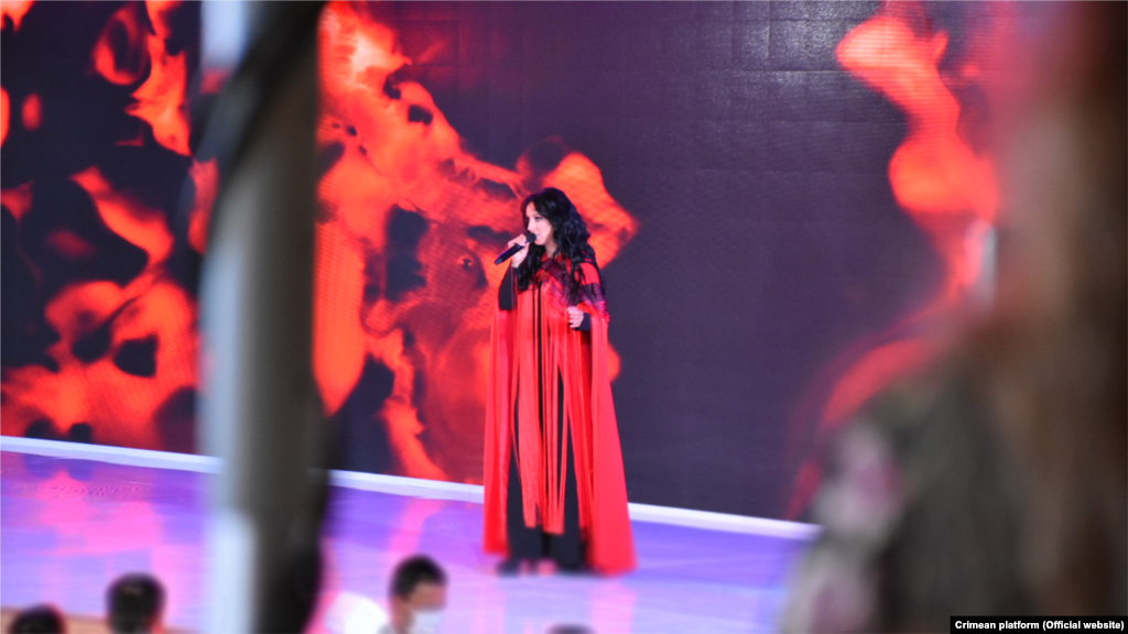Джамала с песней «1944» на открытии саммита «Крымской платформы» в Киеве, 23 августа 2021. Итоги первого саммита «Крымской платформы» – здесь 