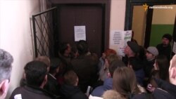 Черги за біометричними паспортами у Львові Черги за біометричними паспортами у Львові