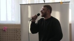 «Поетичний десант» виступив у звільнених містах Донбасу «Поетичний десант» виступив у звільнених містах Донбасу