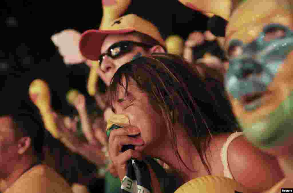 На фото – демонстранти радіють рішенню нижньої палати парламенту Бразилії. Сан-Паулу