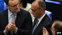 ომისშემდგომ გერმანიაში პირველად მოხდა, რომ კანცლერობის კანდიდატმა პირველივე ტურში ვერ გაიმარჯვა.