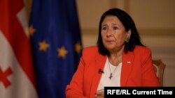 «Якщо тиск не буде застосований, це означатиме, що Захід не зробив усе можливе, щоб утримати Грузію на західному боці і в європейській перспективі»