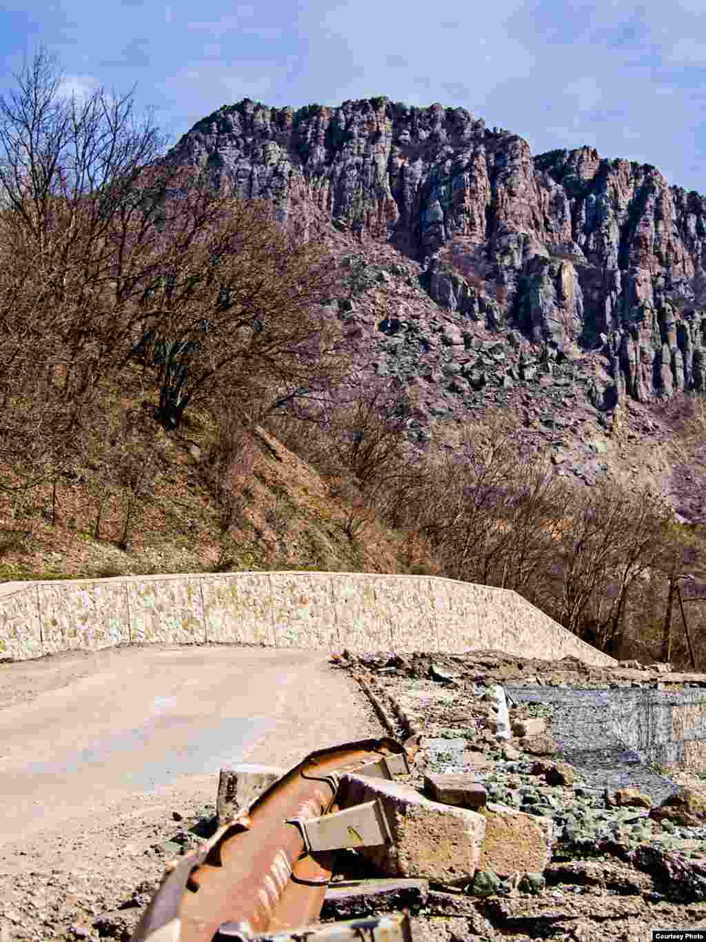 Работы должны были быть завершены до конца 2013 года, сообщал Центр журналистских расследований. Но, как-то не сложилось.