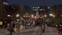 У Києві відбувся марш на підтримку футбольних фанів, утримуваних бойовиками (відео) У Києві відбувся марш на підтримку футбольних фанів, утримуваних бойовиками (відео)