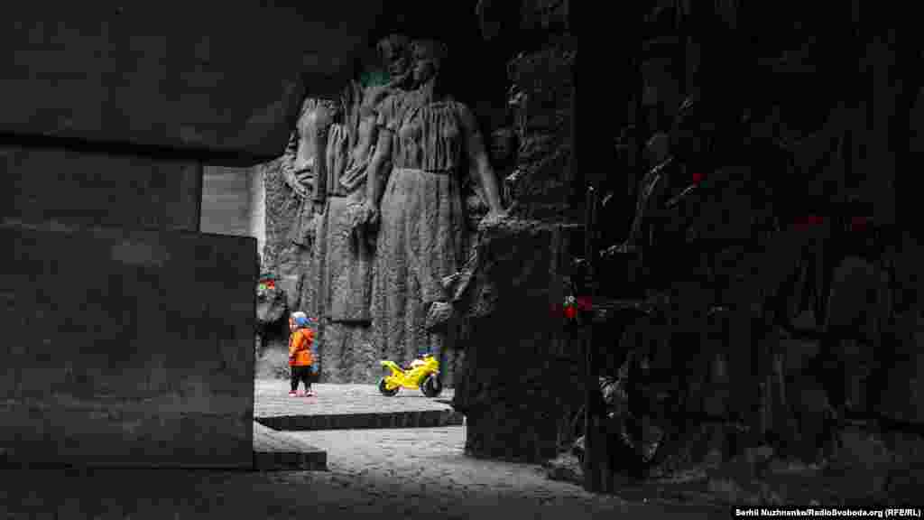 ...але у 2021 українці говорять «знову» війна.