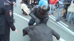 Разгон шествия демократов в Санкт-Петербурге Разгон шествия демократов в Санкт-Петербурге