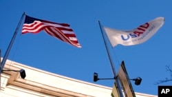 Як зазначається, новий «спеціалізований» орган буде вбудований у структуру Держдепу, а його мандат буде обмежений гуманітарною допомогою