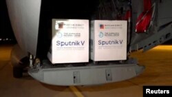 Закупівля російської вакцини призвела до відставки уряду Словаччини, але її досі так і не схвалили і не використовують