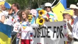 Два года трагедии рейса МН-17: подсолнухи для погибших пассажиров (видео) Два года трагедии рейса МН-17: подсолнухи для погибших пассажиров (видео)