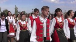 Дві тисячі людей відзначали річницю переселення греків до Приазов'я  Дві тисячі людей відзначали річницю переселення греків до Приазов'я