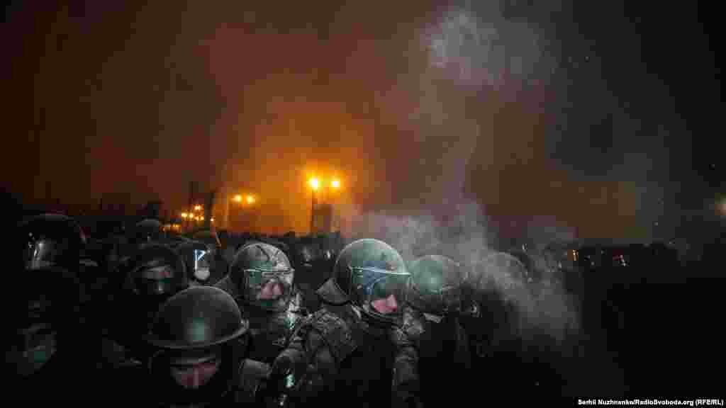 Поліція заявила про 17 затриманих після сутичок під Офісом президента  