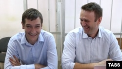 Олег и Алексей Навальные в суде