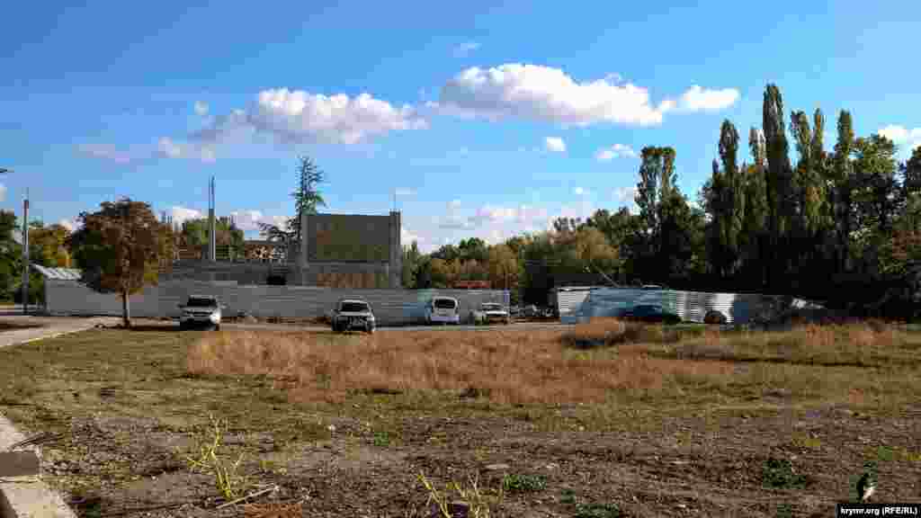 На этом месте строят спортивно-оздоровительный комплекс «Нельсон» и другие сопутствующие объекты